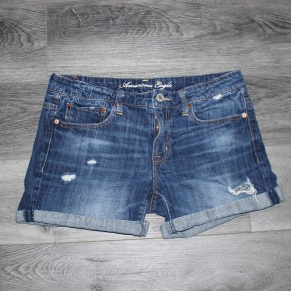 American Eagle Mid-Rise Distressed Denim Shorts-Medium Wash-Size 6-GUC - Picture 1 of 5